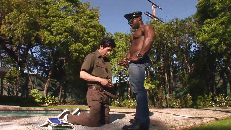 Gay 4 Pleasure: Muscly black man fucks a submissive white boy