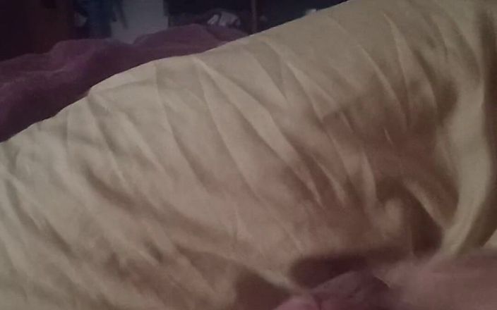 Nikki Montero: Early wank and cum today morning