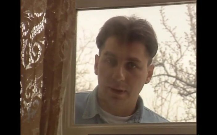 Vintage megastore: Дикая Валентина Demy писает на ферме, затем в задницу трахает хуище (фильм целиком)