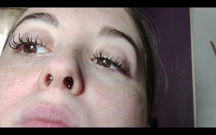 RavenHearth666VIP: My Nose with Snot up Close