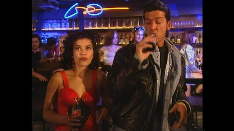 Muschi movie official: Dos chicas increíbles recogidas en la discoteca folladas en el...