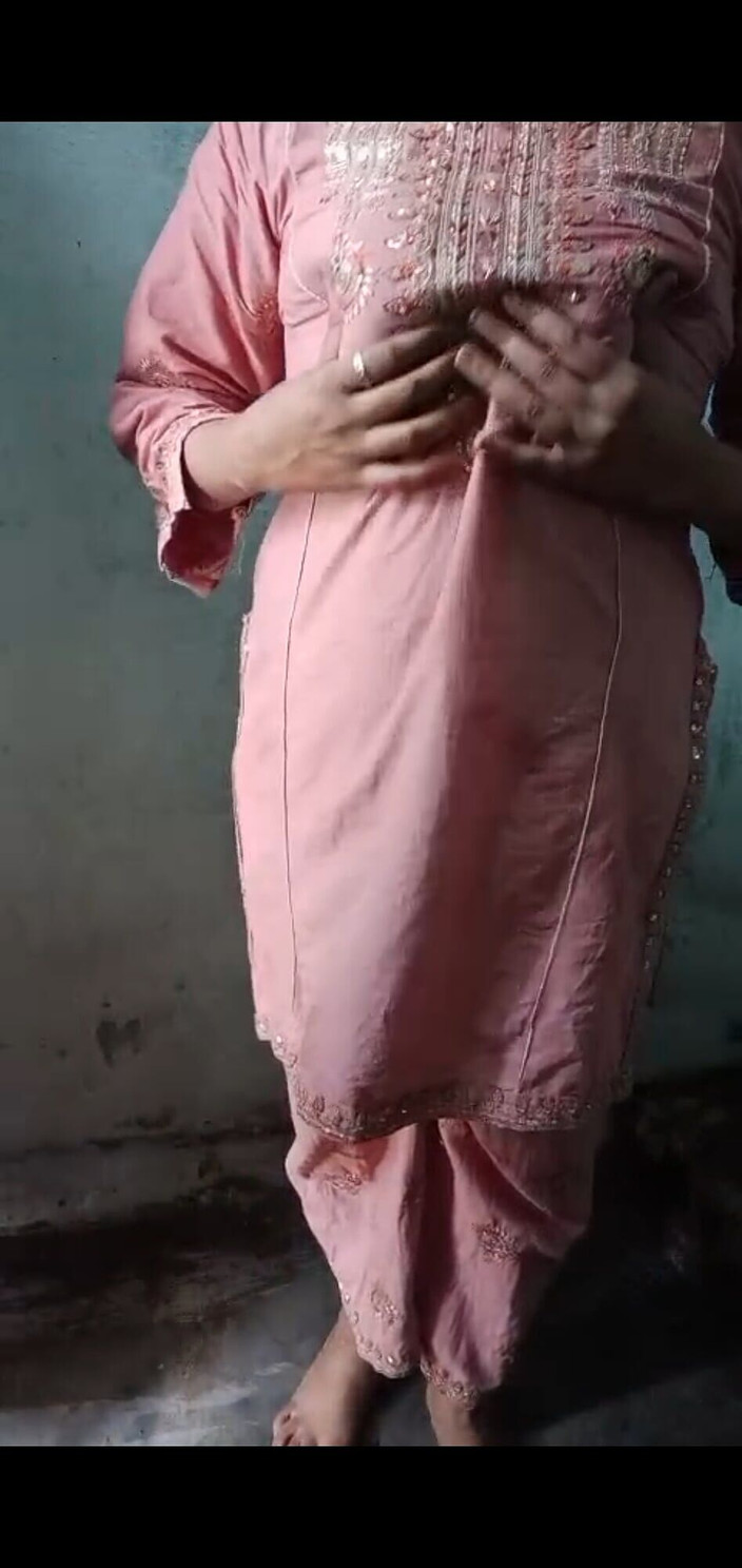 RIMSHA: Chica india de la universidad follada por vecino