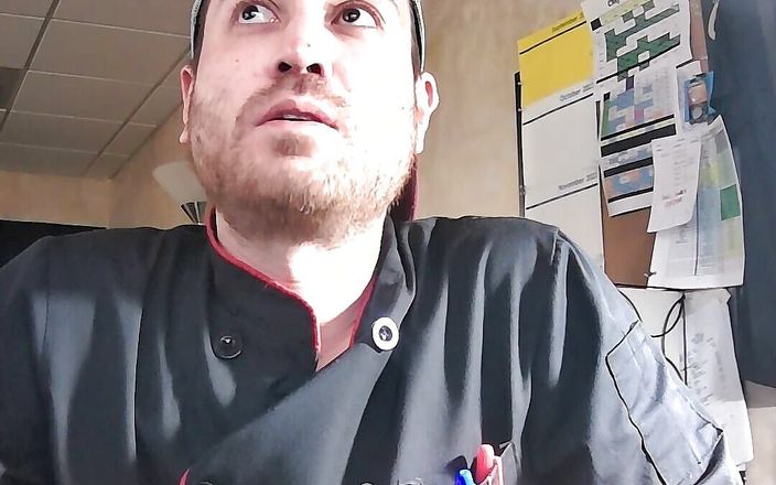 KoreanItalian: Нюхаю мои ступни и измерение в офисе
