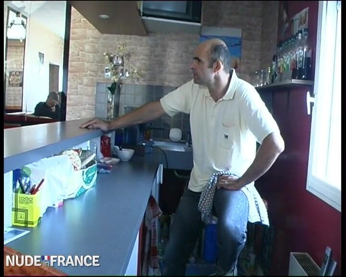 La France a Poil: Rosa gets caught like a bitch on the bench of...