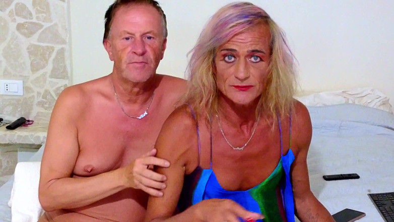 Gigi and David: Последнее живое секс-шоу на стрипчате, Gigi и Дэйв, шмель и мужчина пара, видео от первого лица, за сценой, секс перед вебкамерой, 10.05.2025 EP4