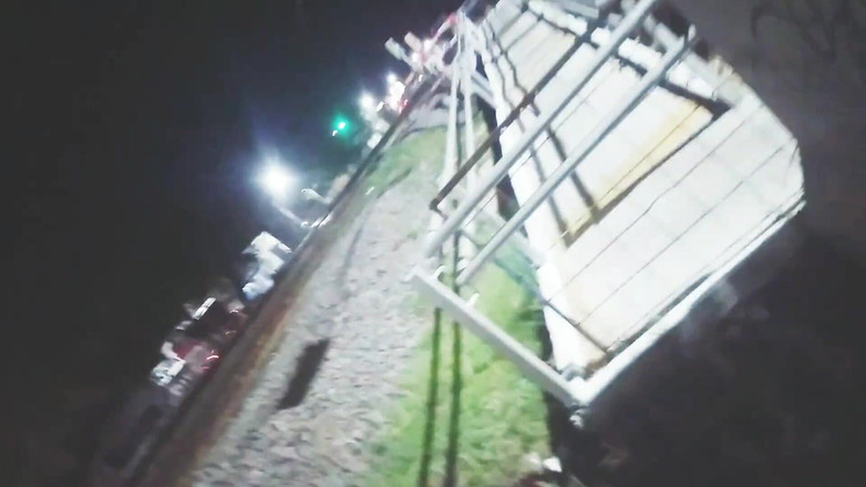 Activecouplearg: Girl Asks for Sex on Train Tracks the Passengers and...