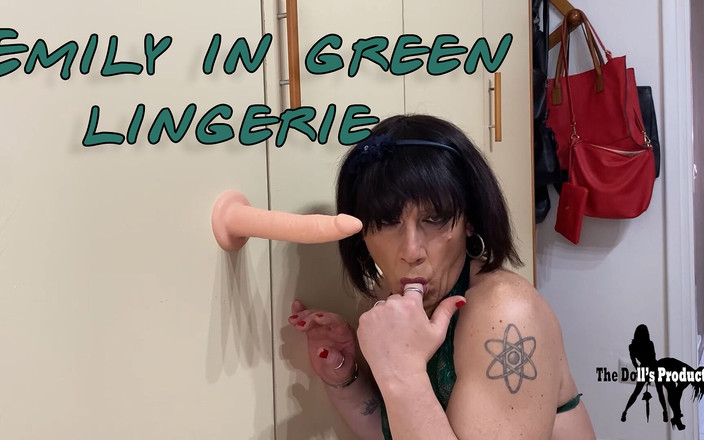 Emily Rossi: Emily in Green Lingerie Fucks Herself