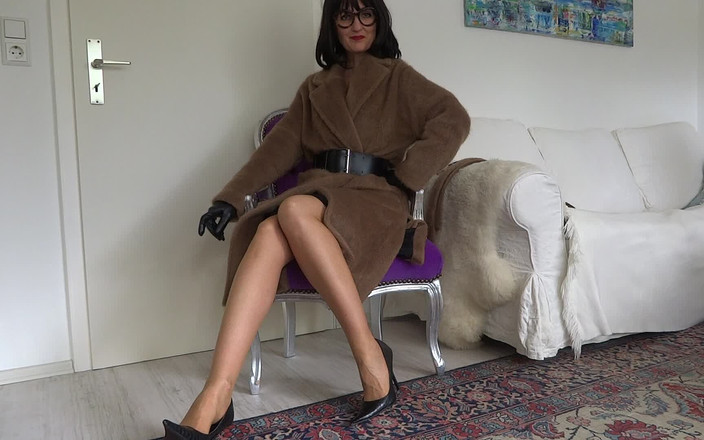 Lady Victoria Valente: Wide tight belts part 7