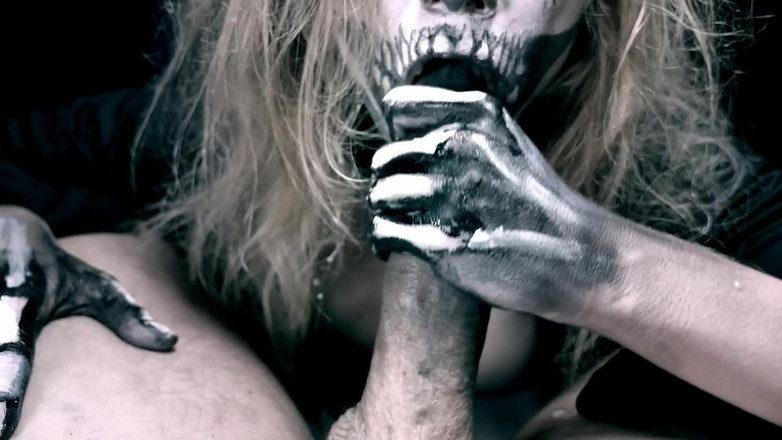 Nimfomanhub: Skeleton Girl Sucks Cock. Horror Halloween