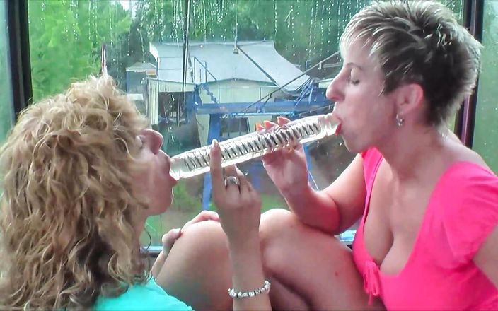 My Porn King: Тинку использовали в автобусе для траха после колледжа
