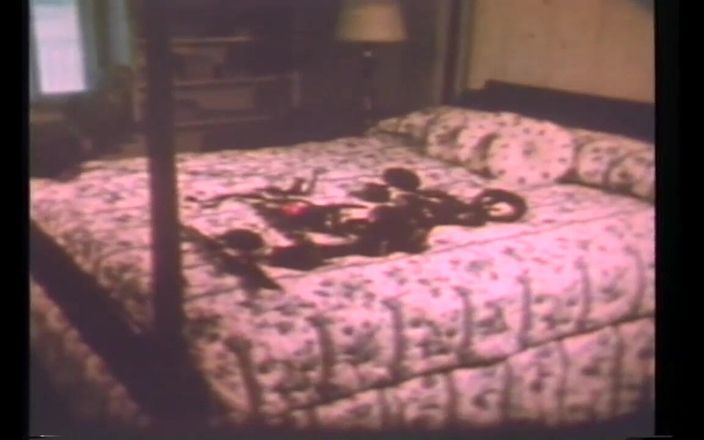 Vintage Usa: Maestro porno vintage de la servidumbre y esclavos encadenados (película completa)