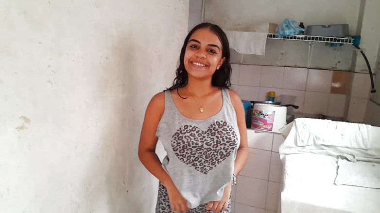 ValentinaHot10: Morena latina le encanta follar a su hermanastro en la...