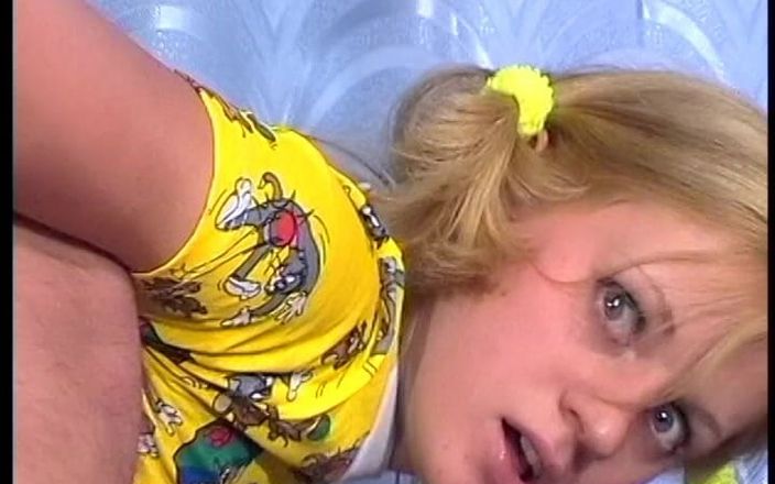 YOUR FIRST PORN: Красивое лицо, хорошее тело и хороший секс - Лена и Гебарь