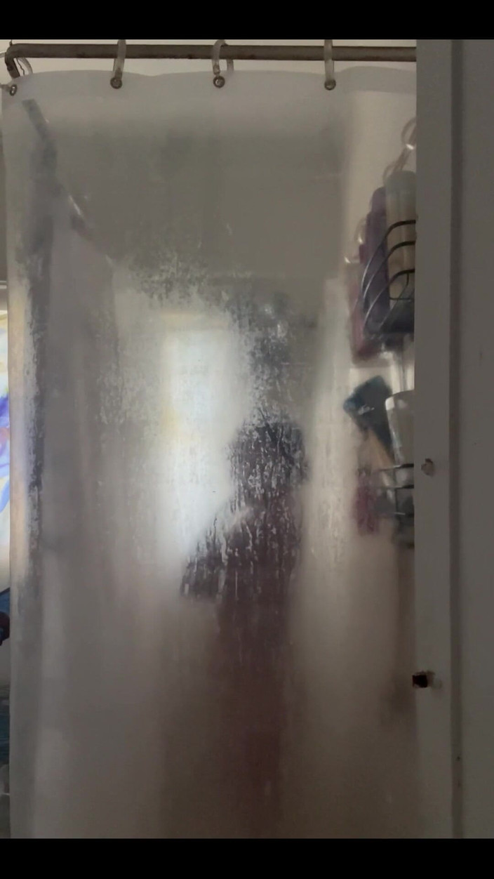 G3t_50m3: Solo cantando en la ducha