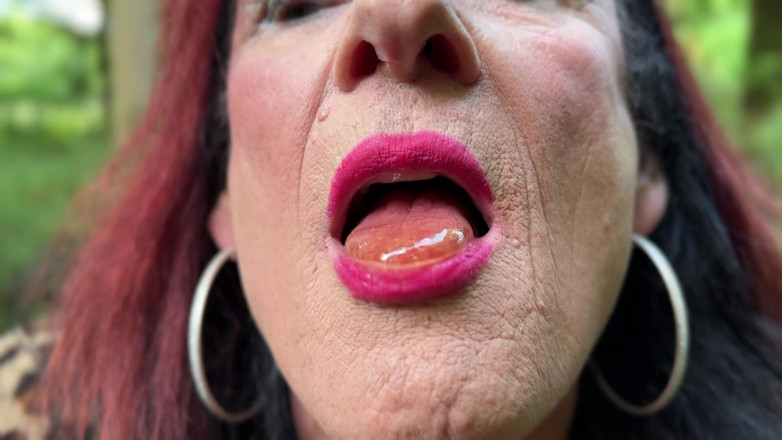 NaomiPerv: Honey, I Made a Mess