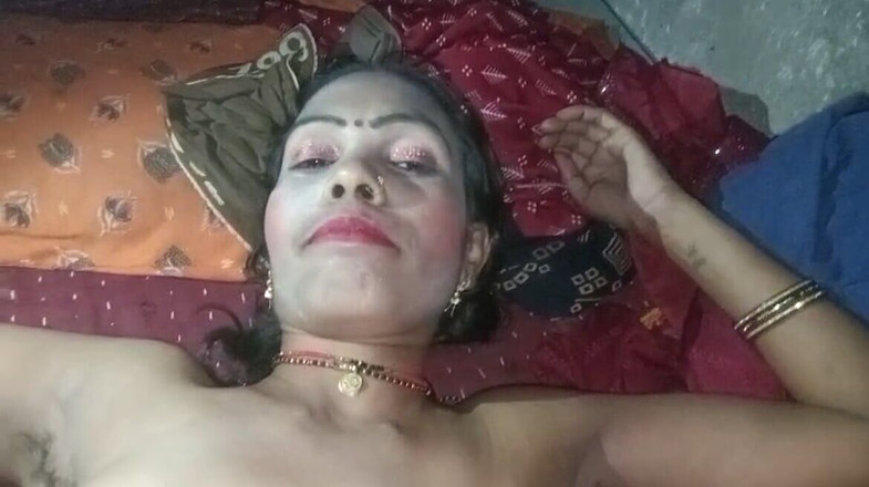 RadhaDevi: Дези бхабхи трахает соседского паренька