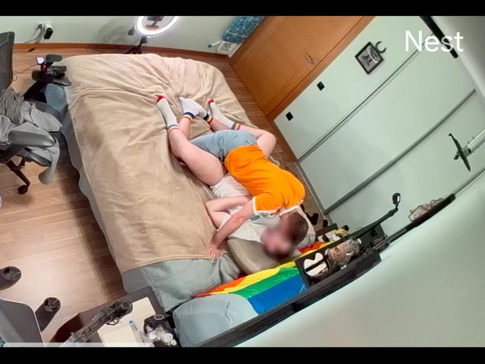 GayDuplo: Amateur koppel neukt zonder condoom