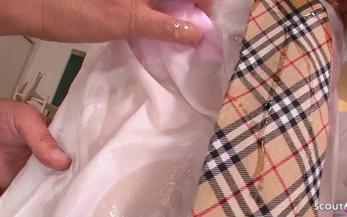 Asian porn collection: Primer sexo anal y dp en grupo para pequeña adolescente...