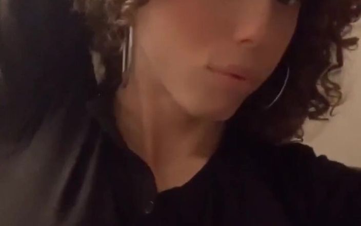 Tia Tizzianni Productions: Disculpeme cariño, ven a chuparme las tetas y hacer crecer...