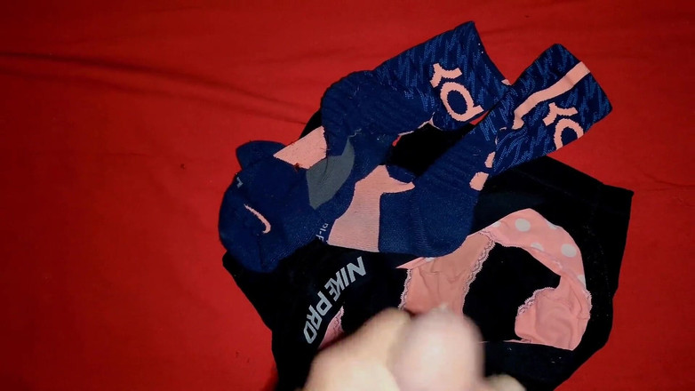 Michael Moore: Hermanastra sucia en el gimnasio, inseminación de ropa