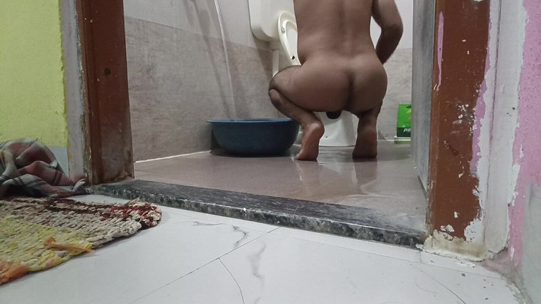 LovedSunsine1990: Guys, You Like My Naked Bath.