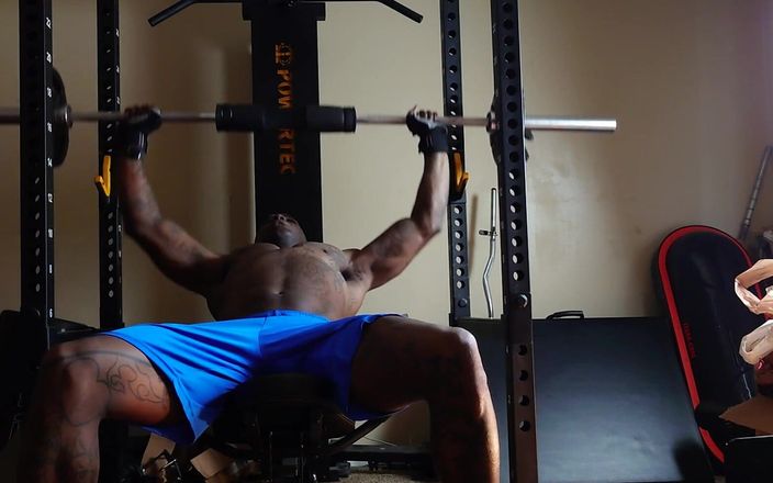 Hallelujah Johnson: Push Day workout Jeremiah McPherson aka Hallelujah Johnson