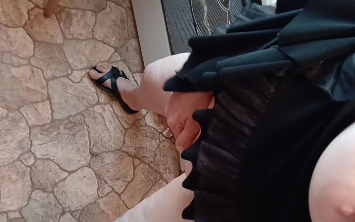 Lesbian-candys: Three Dorm Mates Masturbate Their Pussies in a Risky Way...