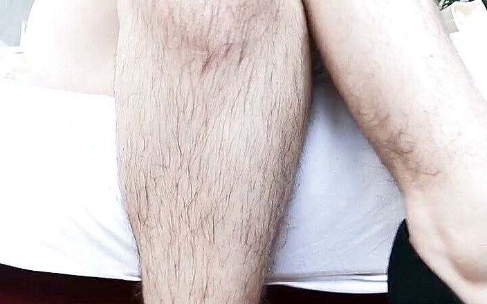 Juno Electra: Meine haarigen beine lotion