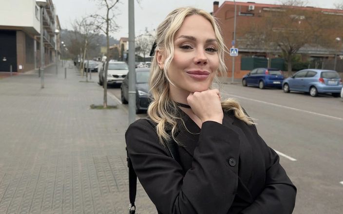 Yeri Blue: Real Public Fuck with a Blonde After Meeting Her in...