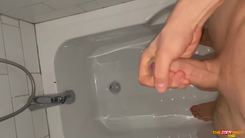 DirtyAndyPrivate: Punheta rapidamente na banheira