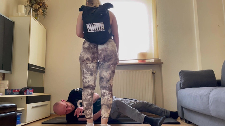 Lizzy Crush: Trampling Challenge 100kg - Even Heavier, Even More Merciless