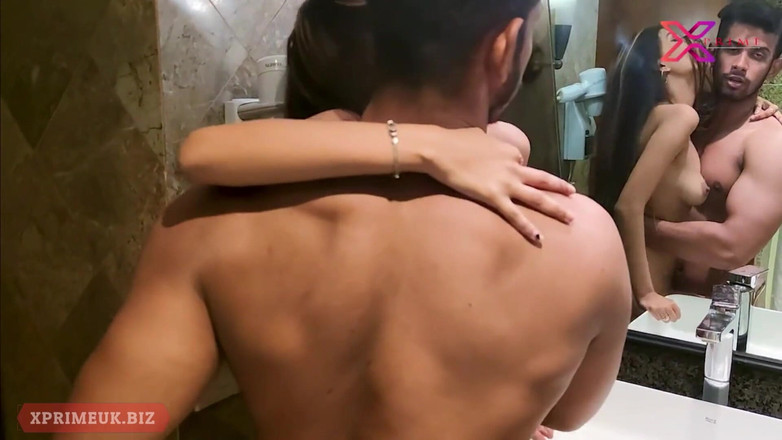 Creative Pervert: Sexo duro con mis hermanastra en el baño