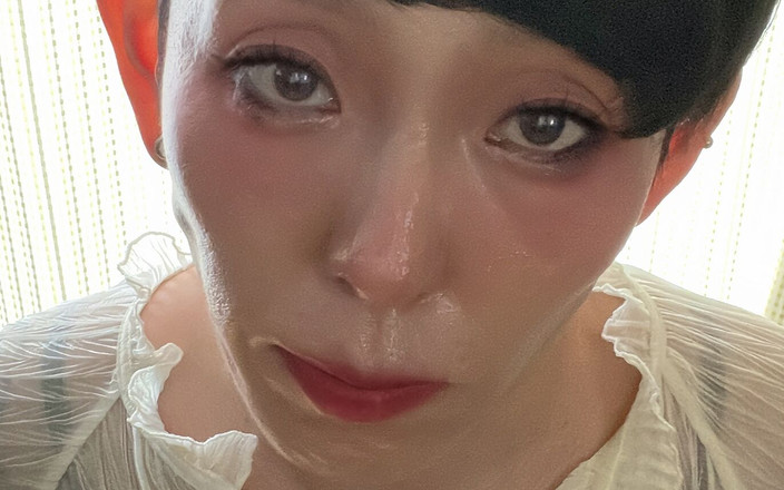 Serina SissyBitch: Japans mietje masturbatie deel 2