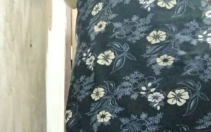 Riyathakur: Hice un video de mi hermanastra Rhea Thakur desnuda y...