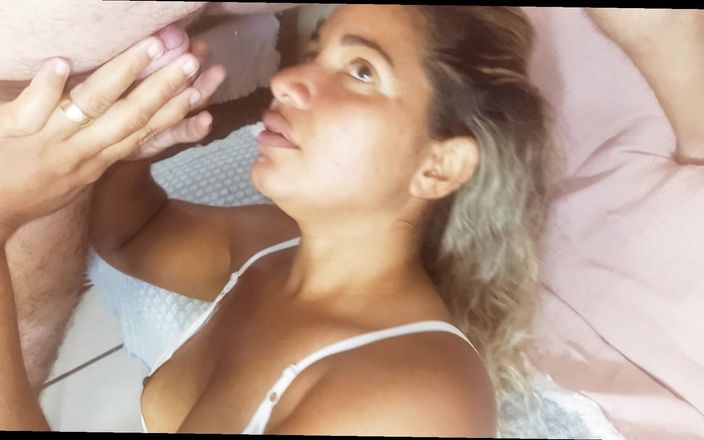 casalguloso7: Я застукала свою невестку за мастурбацией и занялась горячим сексом