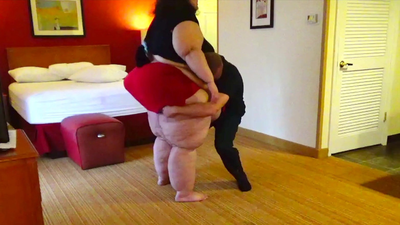 Full Weight Productions: Nora consigue un paseo, se "levanta", y apaga sus luces