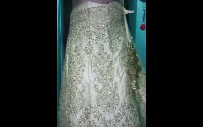 Gaurisissy: Indian Gay Crossdresser in Golden Lehanga