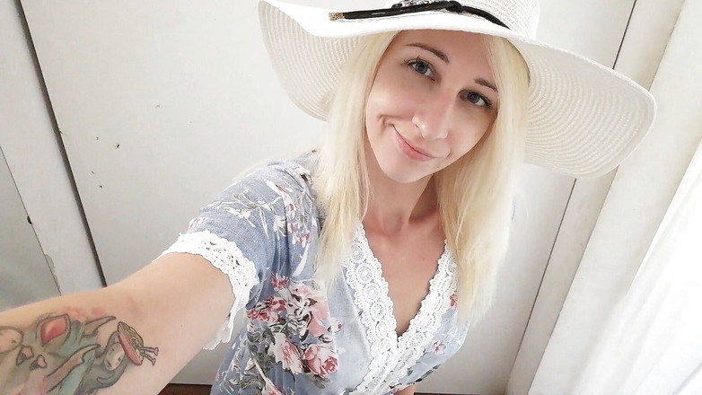 Cuteblonde666: Outdoor nudity in cloakroom
