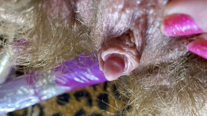 Cuteblonde666: Тест мастурбации зайчика с вибратором крупным планом в видео от первого лица