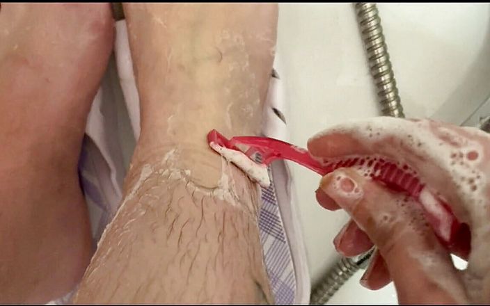 Cuteblonde666: fußfetisch, haarige beine rasieren