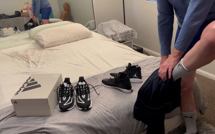 snkrluvr69: Sneakers First Play, Hot Fuck, Lick, Cum