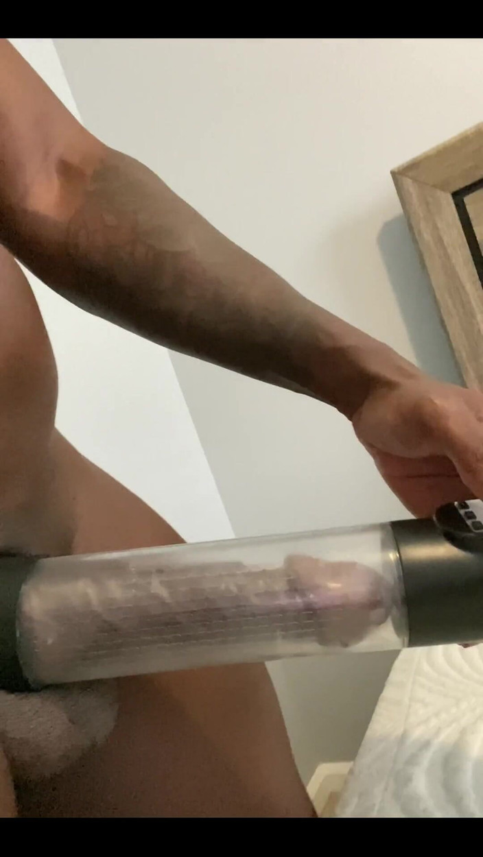ThroatSeeker: 新しいパンプスとポケットを試してみました。大きくて乱雑なのは私が言わなければならないすべてです、あなたたちは私が使うのを見たいおもちゃを持っていますか?