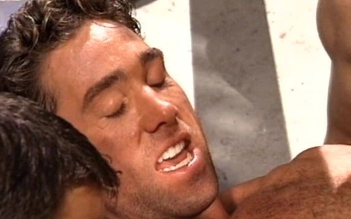 Gay 90's Vintage Porn: Pogrubiona męska eksploracja ciała # 1