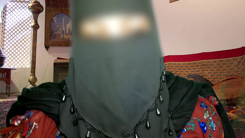Shahinbd: Бангладешская девушка в бурке приезжает в Саудовскую Аравию и трахается дома
