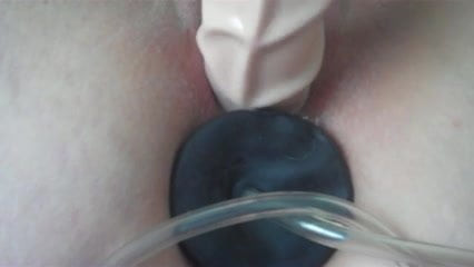 Mein aufblasbarer Buttplug und Dildo in mir