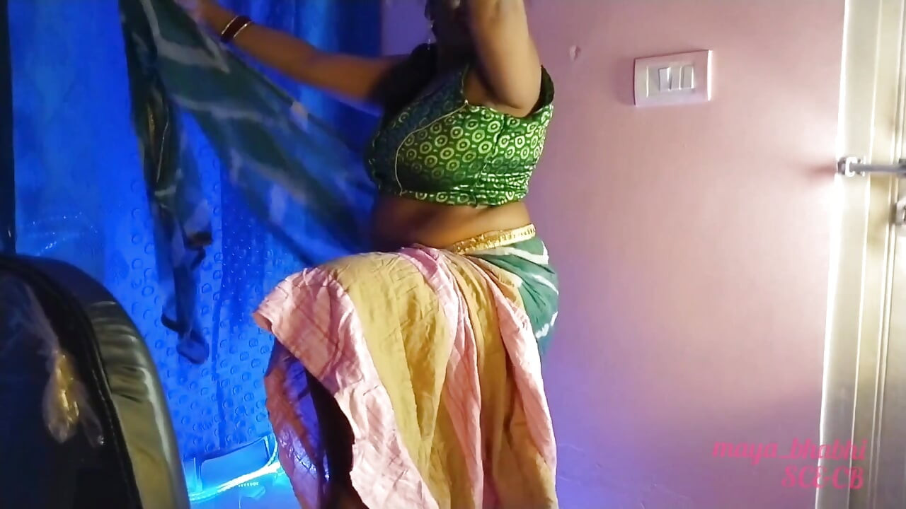 Desi sexy bhabhi nackt und fingert ihre muschi