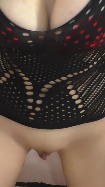 Unvergesslicher moment von "Sexy mädchen bekommt wieder einen intensiven orgasmus, wenn er ihren kitzler reibt - echtes paar"