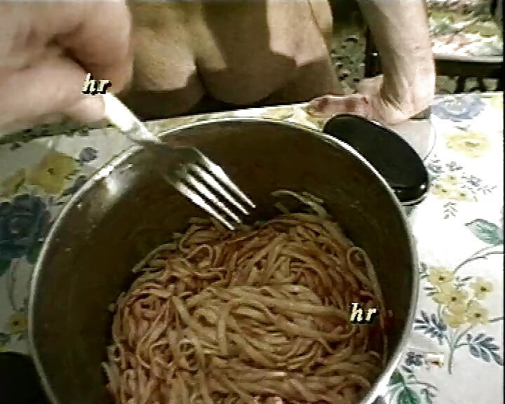 Echtes Porno-Vorsprechen der 90er mit unzensierten Hausfrauen # 7