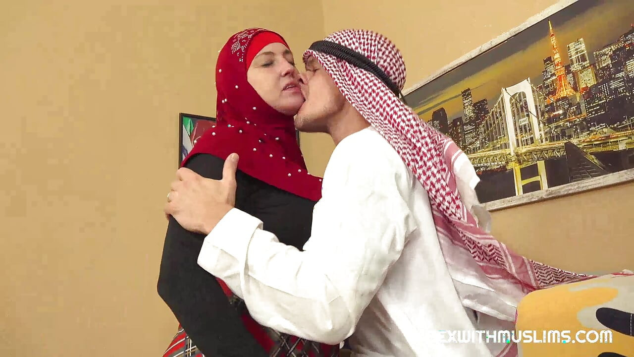 Frau im hijab wird wütend gefickt, wenn sie ihre aufgaben nicht erfüllt hat