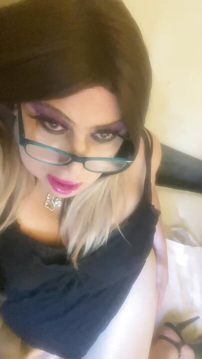 CD Krissy sweets streichelt sie, rasiert ihren schwanz